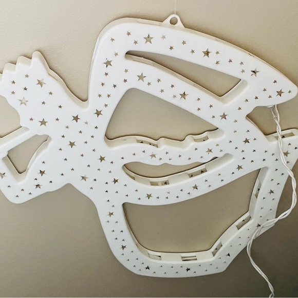 Christmas Angel Indoor Decor.  Great for a wall, tree or window.  White lights. - Picture 2 of 3